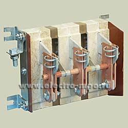 Б4452. Разъединитель РЕ19-4132220 1000А правый боковая рукоятка (Кореневский з-д НВА)