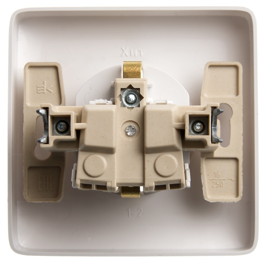 Р01. Розетка ХИТ RS16-136-B "евро" с/п со шторками белая (Systeme Electric)