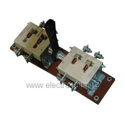 Б4407. Рубильник ВР32-37А40220 400А центральная рукоятка (Кореневский з-д НВА)