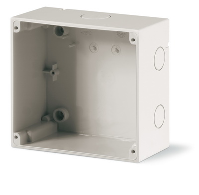 Р57. Коробка DIS572M0310 накладная с метрическими вводами 136х125 (ДКС)