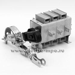 Б4443. Переключатель ВР32-35А71240 250А правый передняя смещенная рукоятка (Кореневский з-д НВА)