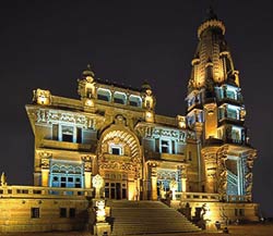 Светодиодные светильники освещают Дворец в Каире