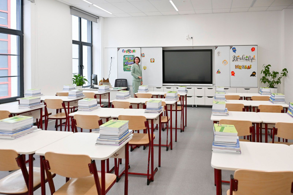 Как организовано освещение в новых школах Москвы в 2025 году